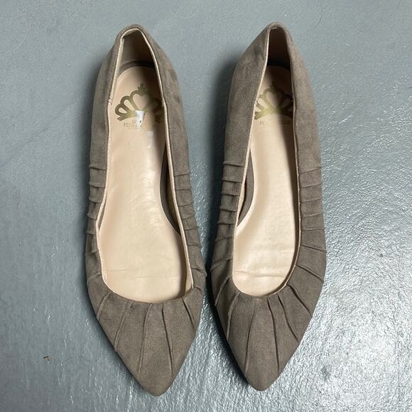NWOT Fergalicious by Fergie Faux Suede Tan Flats Size 9.5 - Picture 1 of 7